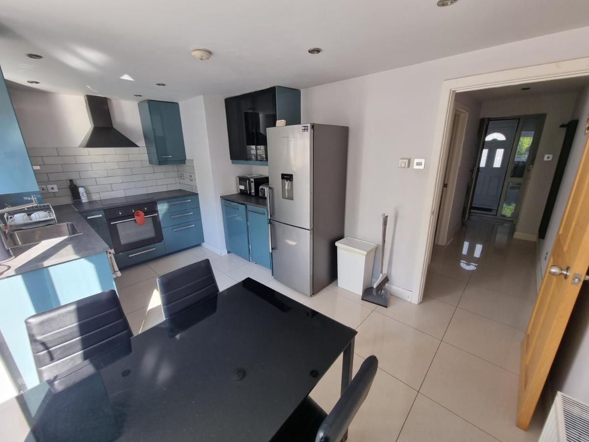 Single Room With En-Suite Shower Room In Zone 1 לונדון מראה חיצוני תמונה