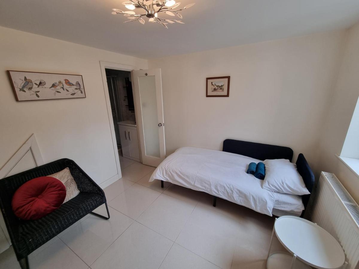 Single Room With En-Suite Shower Room In Zone 1 לונדון מראה חיצוני תמונה