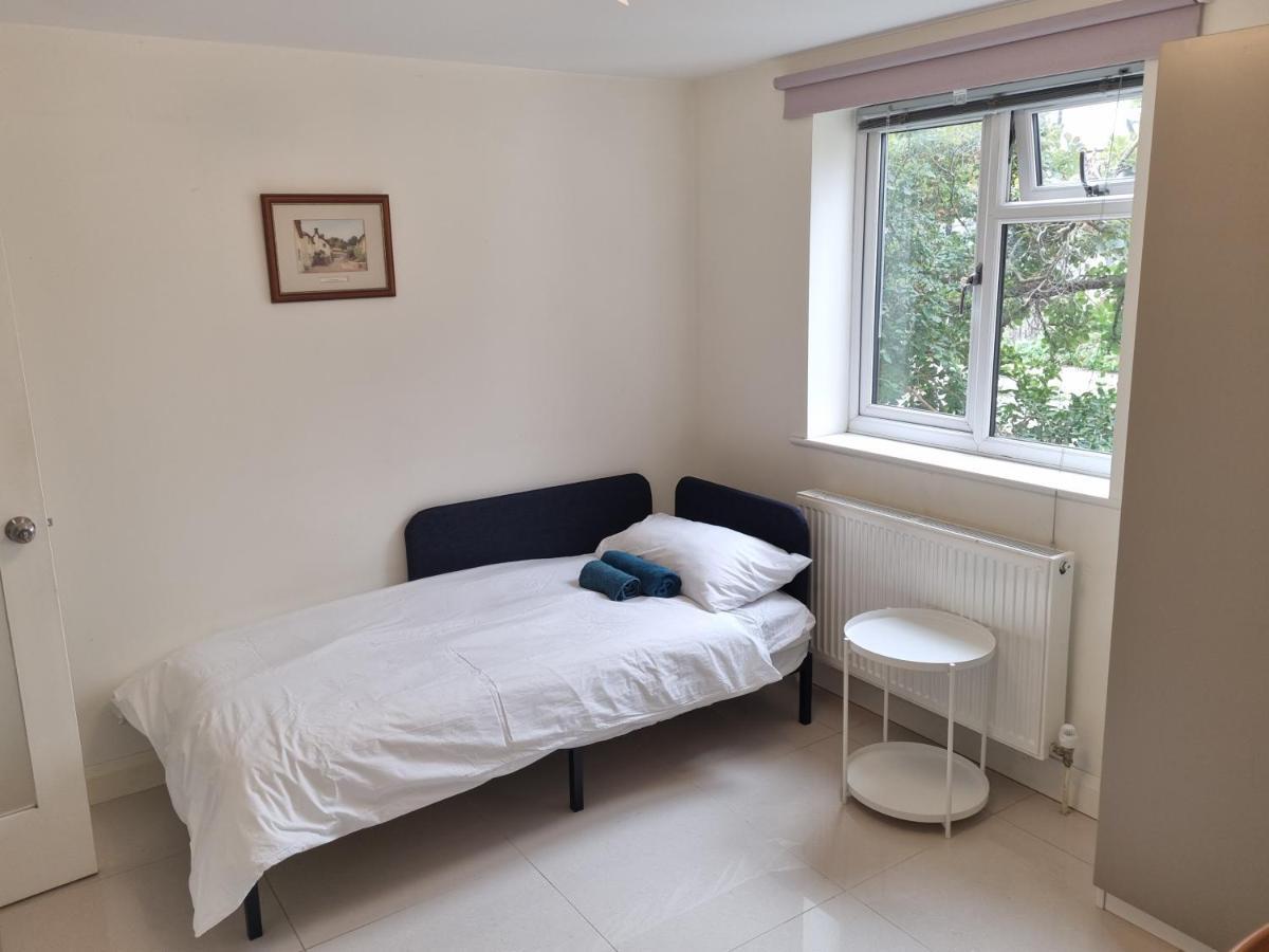 Single Room With En-Suite Shower Room In Zone 1 לונדון מראה חיצוני תמונה